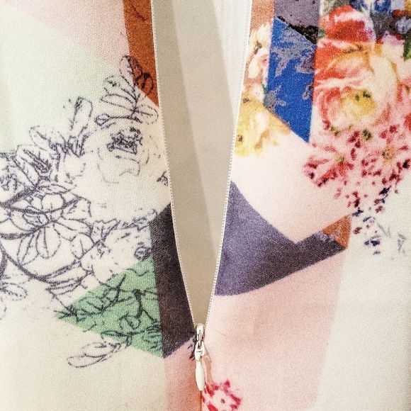 HYPR Sleeveless Abstract Colorful Pattern Dress - Picture 4 of 8